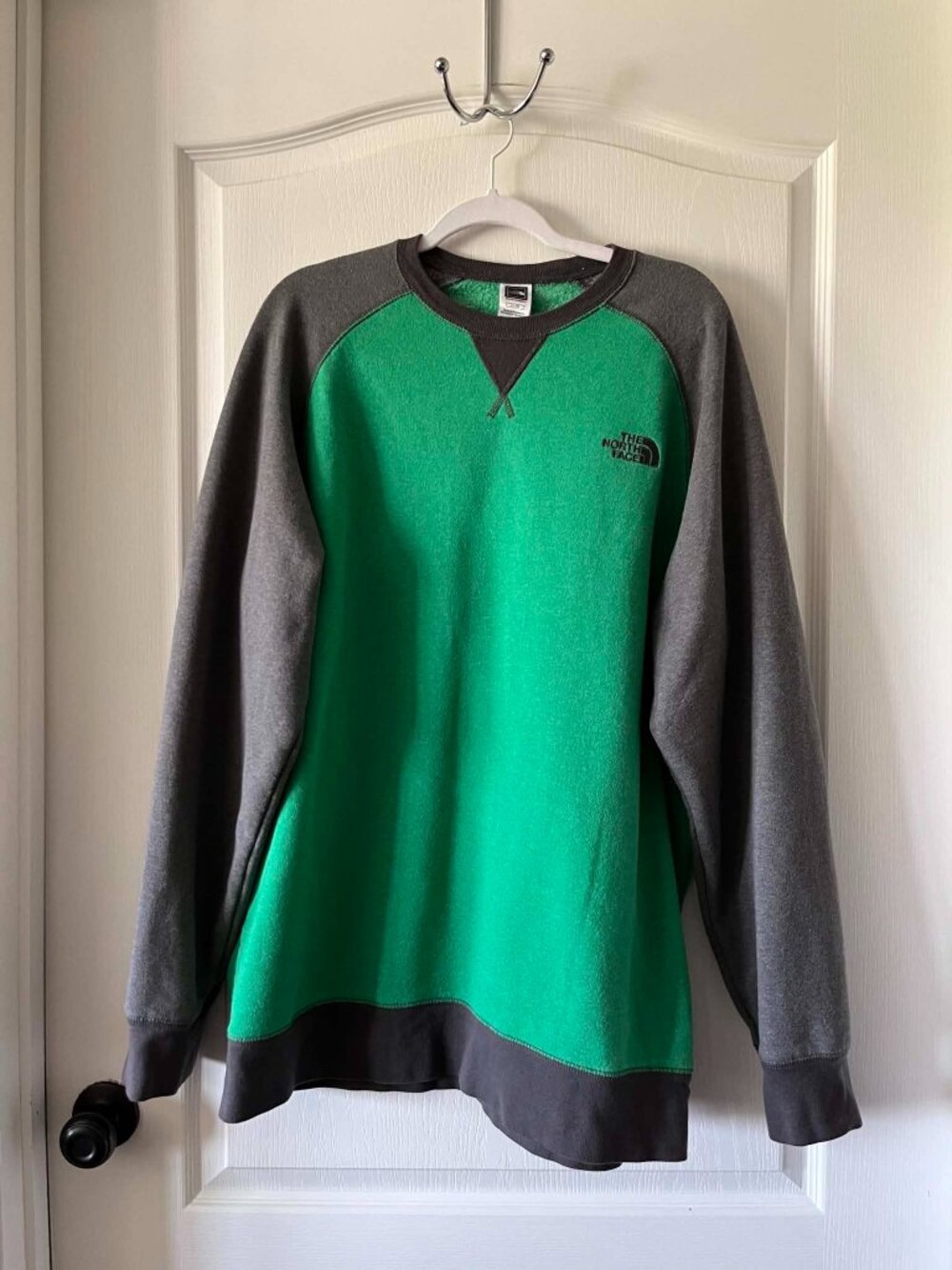 The North Face Colorblock Raglan Pullover Sweatshirt Men's size XL Green Gray